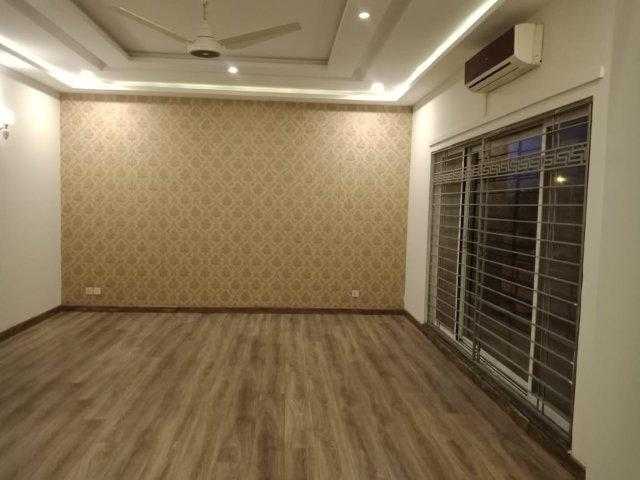 Chohan Offer 1 Kanal Upper Portion for Rent in Phase 5