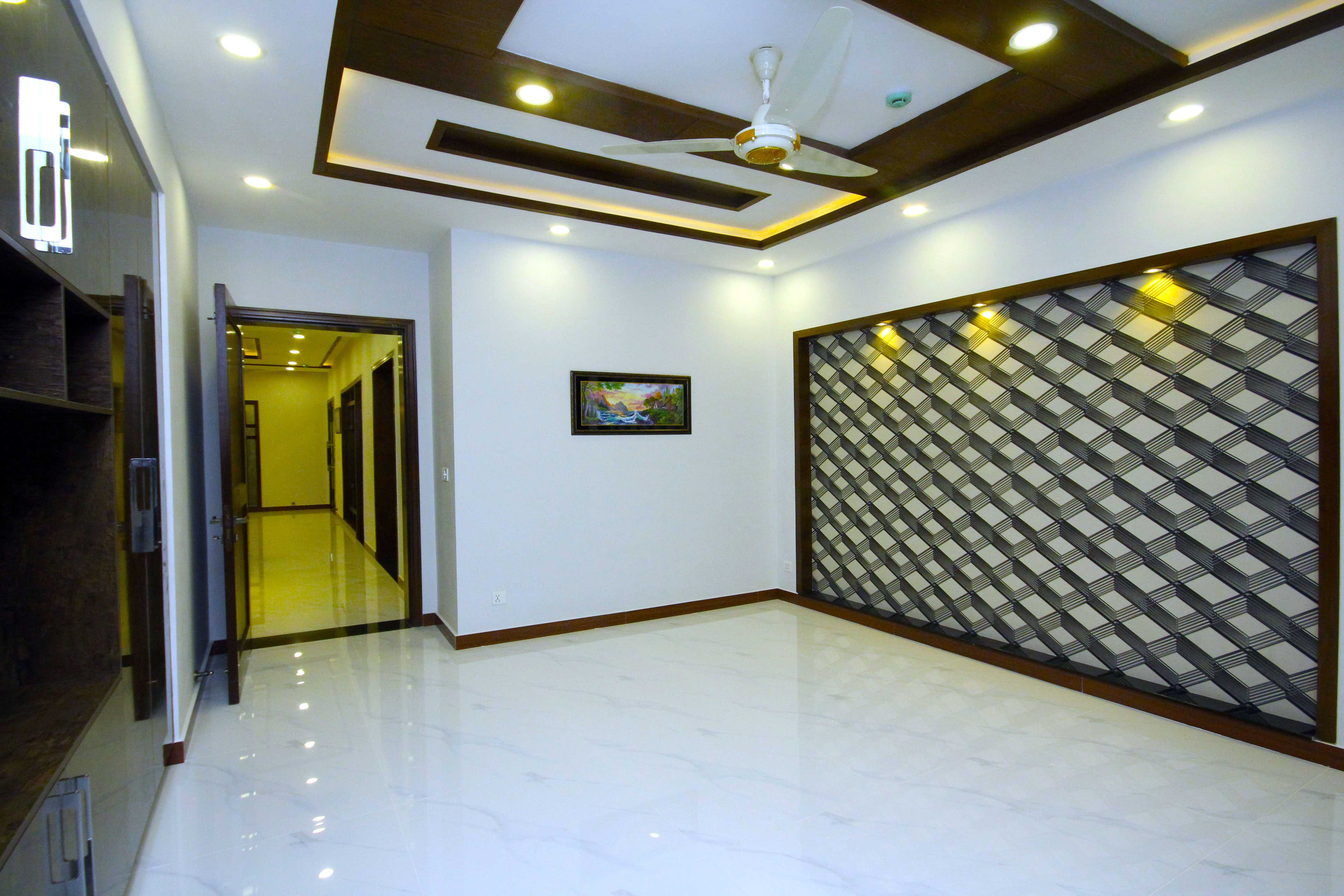 Kanal Luxurious Self constructed Bungalow DHA