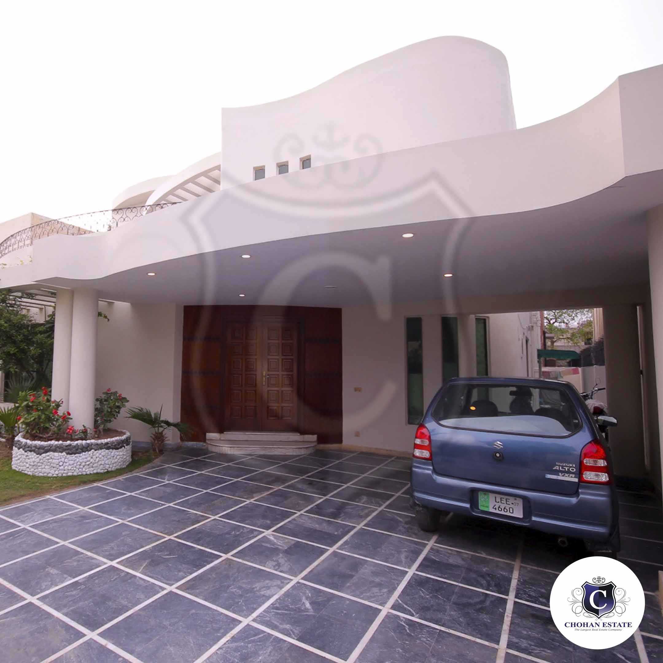 Kanal Elegant House For Sale In The Heart Of The DHA Phase 3 With All The Luxury You Don’t Want To Miss.